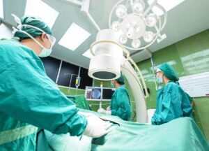敏感肌の人がワキガ手術を受ける際の痛みについて知っておくべきことは？
