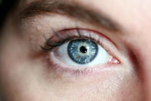 敏感肌の人がワキガに対する周囲の反応をどう見るべきか？